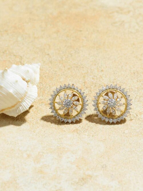 Golden Daisy Stud Earrings - Intricate Floral Charm