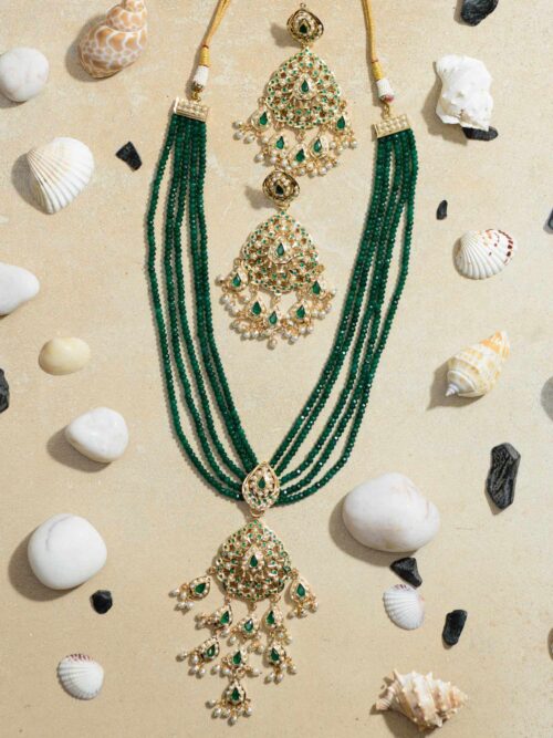 Royal Jadau Necklace with Green Bead Chain: A Majestic Blend of Jadau Craftsmanship and Green Beads.