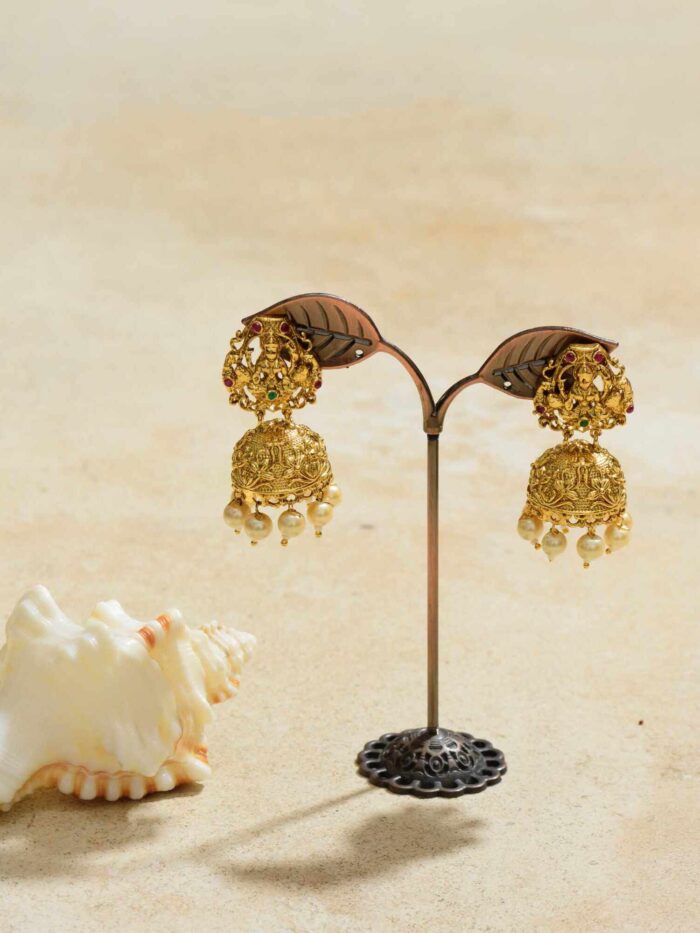 Luminous Gold Divine Jhumkas – a true embodiment of sophistication and radiance.