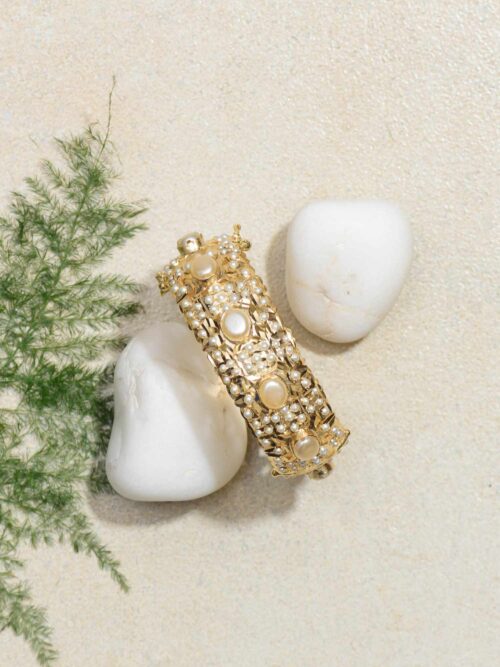 Regal Goldstack Jadau Bangle showcasing Opulent Craftsmanship