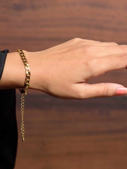 Delicate Dazzler Golden- Elegant Bracelet